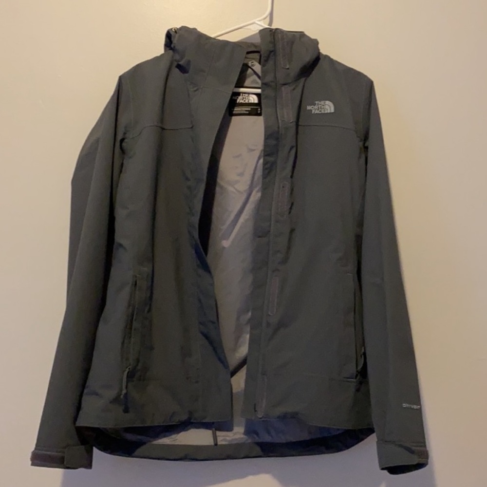 The North Face Triclimate 3-in-1 Jacket. Gray Shell + White Insulated Liner - Picture 5 of 6